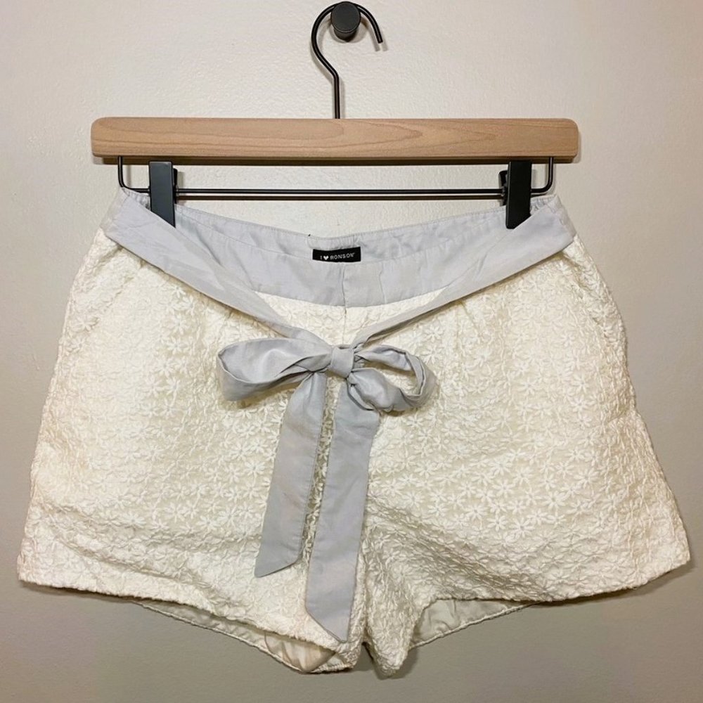 I Heart Ronson Creme Lacey Daisy Embroidered Shorts - Size 2